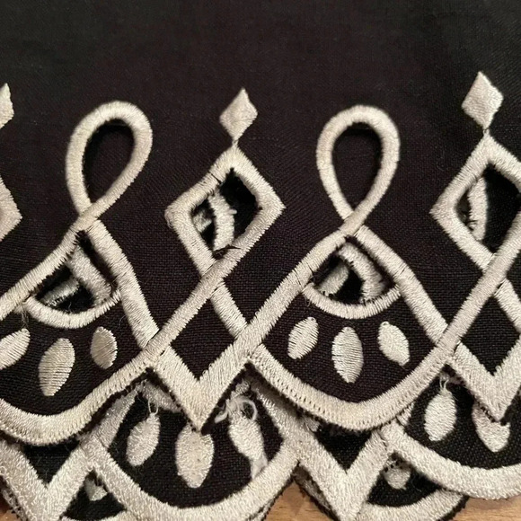 Bob Mackie Wearable Art Linen Black white embroidered 3X sleeveless scoop Top - Picture 7 of 8